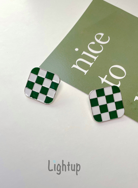 绿色棋盘格复古方形耳环日系韩国通勤时尚气质高级感金属滴油耳饰