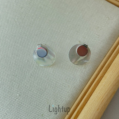 极简贝壳银色圆片耳钉