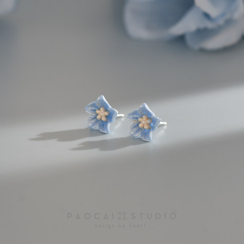 春夏款普鲁士蓝山茶耳钉