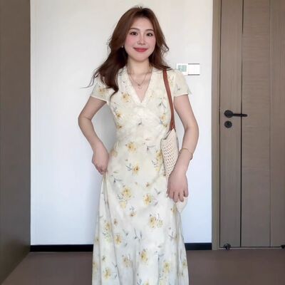 法式气质蕾丝V领碎花连衣裙女夏
