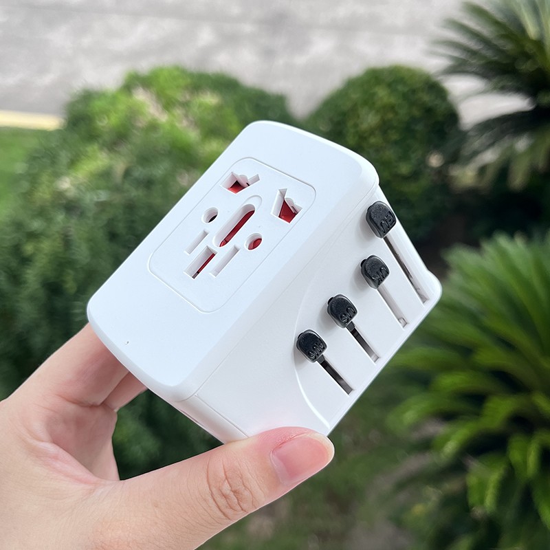 多功能旅行全球转换插头