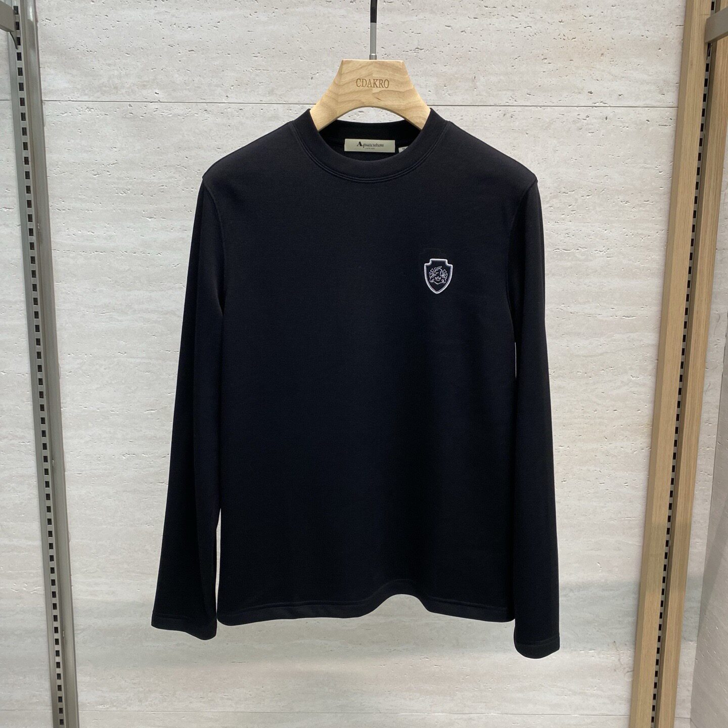 Aquascutum雅格狮丹 26秋冬新款logo刺绣男士薄绒长袖T恤 860078