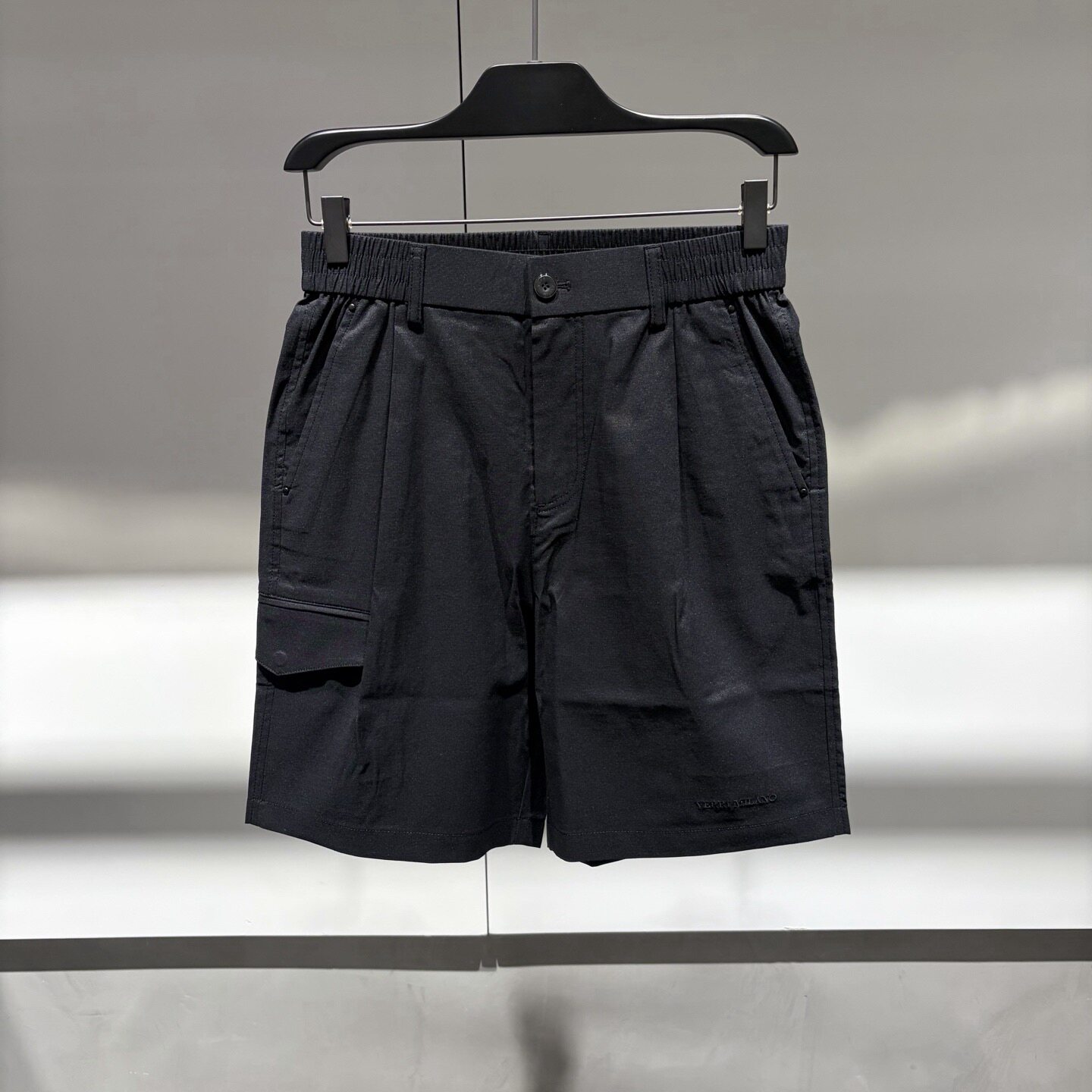 VERRI 26春夏新款logo字母刺绣男士工装休闲短裤 2979AF