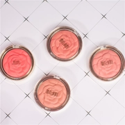 Hoa hồng chính hãng Mỹ Milani nổi Hoa hồng cánh hoa Petal Blush phiên bản giới hạn - Blush / Cochineal