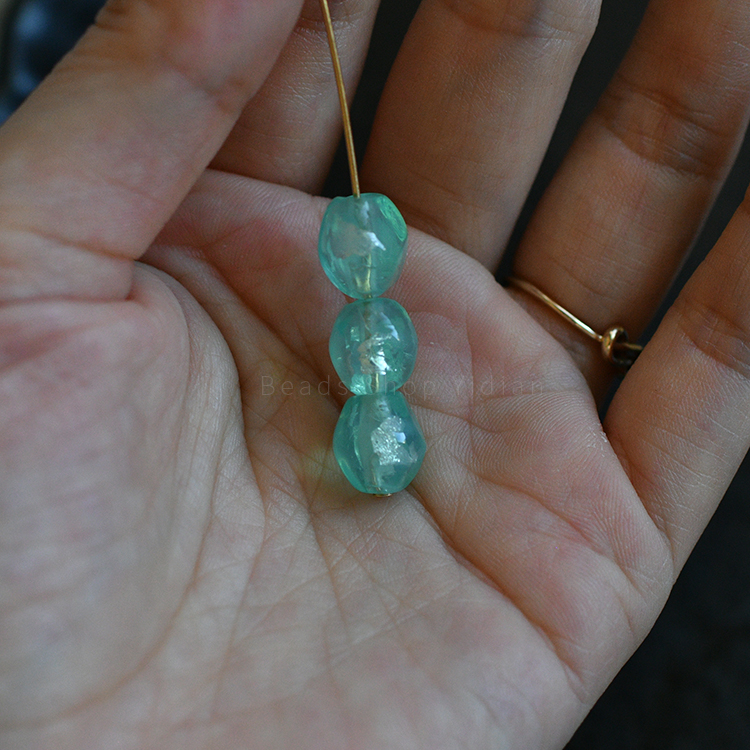 湖蓝色银箔异形玻璃珠DIY