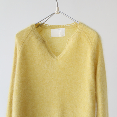 温柔甜美拉绒拉毛软糯舒适V领