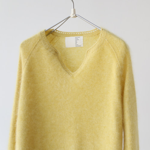 温柔甜美拉绒拉毛软糯舒适V领