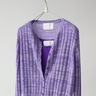 秋冬女士紫色气质显白保暖舒适花纱夹花山羊绒针织开衫毛衣上衣