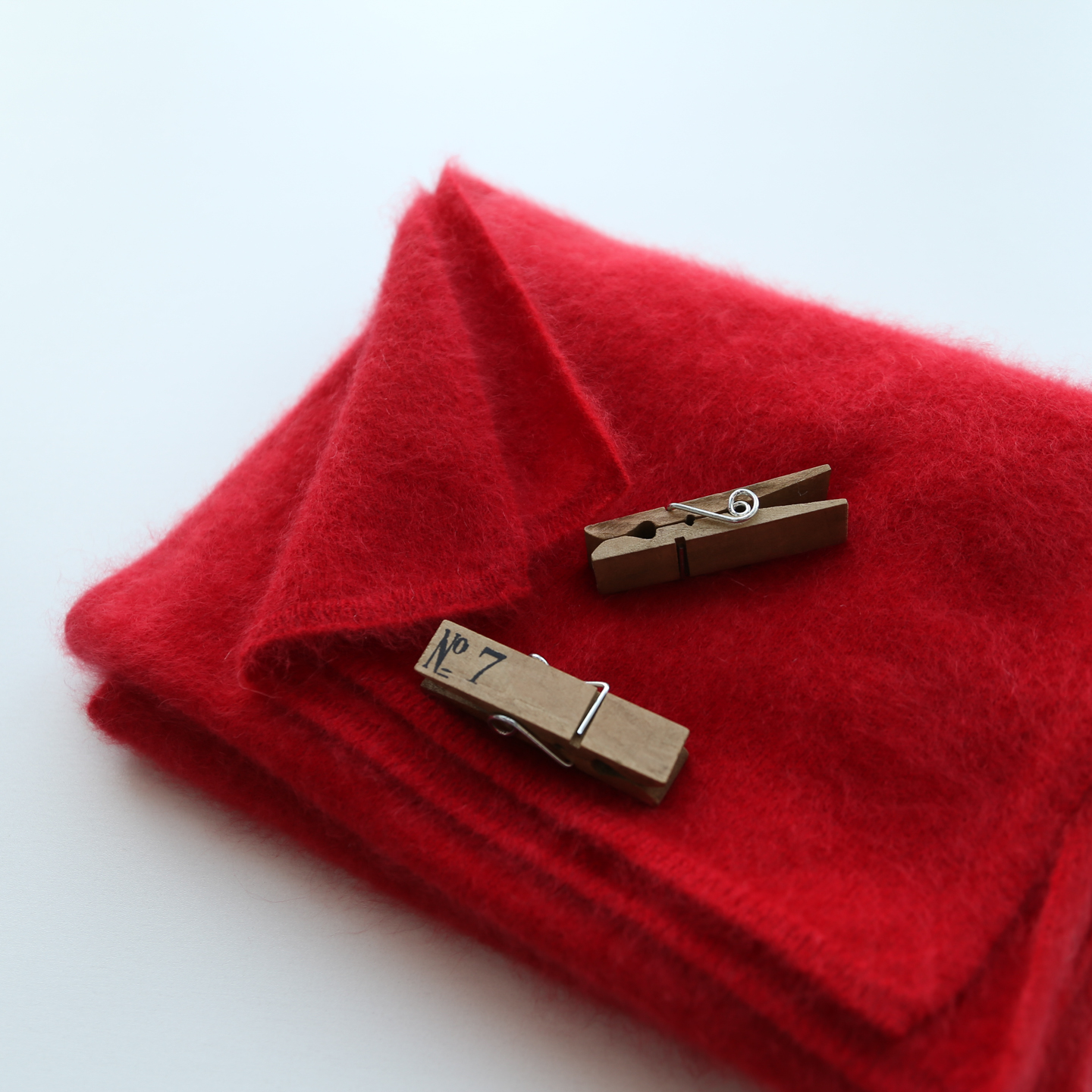 秋冬氛围感红色小山羊绒拉绒围巾