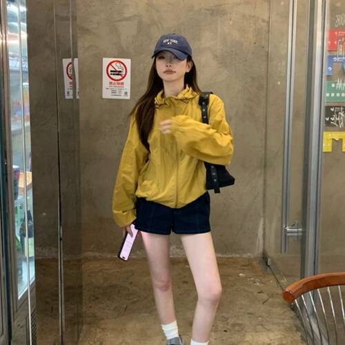 夏季短款新款休闲防晒衣服女2025小个子连帽运动拉链薄款外套超仙