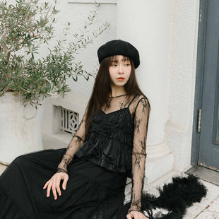 QUEENSHOP 2025秋冬新品女装缇花镂空木耳边造型透肤上衣01098458