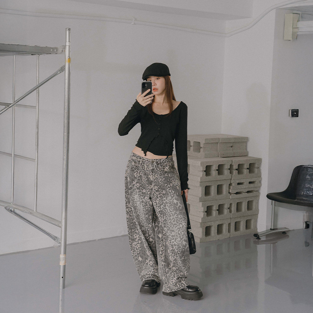 QUEENSHOP 2026秋冬新品女装两件式绕脖削肩背心外套上衣01140099