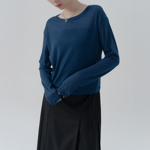 蓝01099252 上衣 QUEENSHOP2025秋冬女装 蕾蒂直织纹微透肤针织长袖