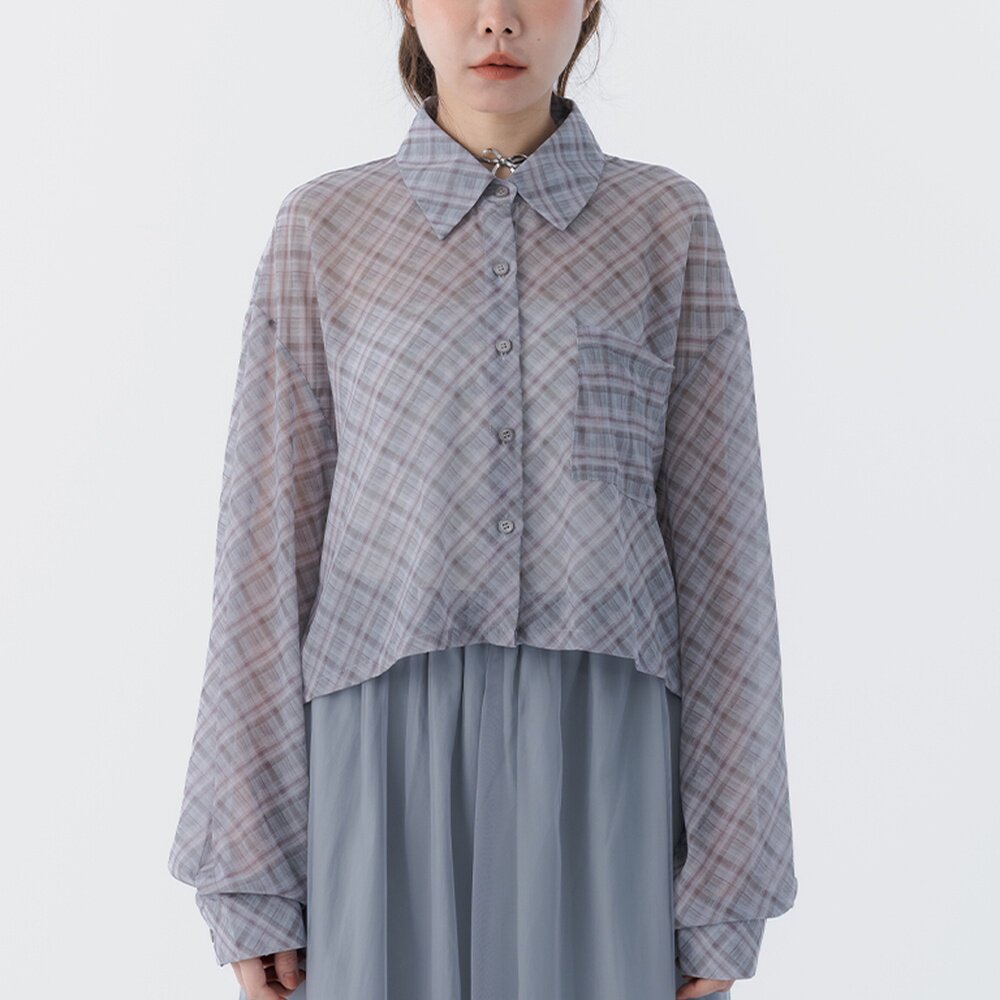QUEENSHOP 2026春夏新品女装质感格纹透肤长袖短版衬衫01025726