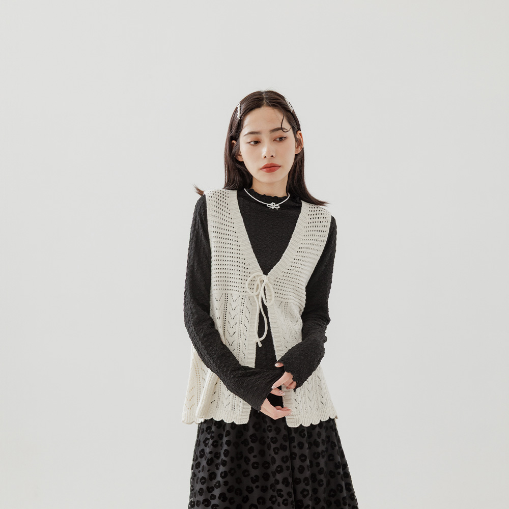 棉花糖镂空花边针织绑带背心