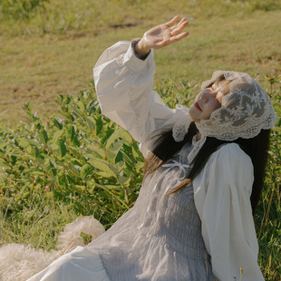 QUEENSHOP 2025秋冬新品女装透肤格纹抽皱设计上衣01099198