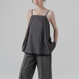 QUEENSHOP 2026春夏女蕾蒂剪接透纱后绑带纹理细肩背心灰01099407