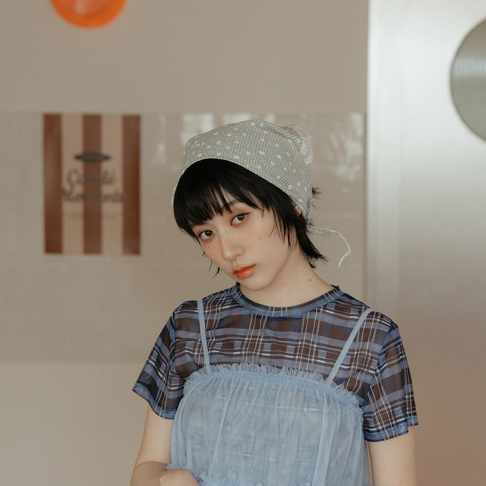 QUEENSHOP 2026春夏新品女装减龄小花蕾丝格纹造型三角