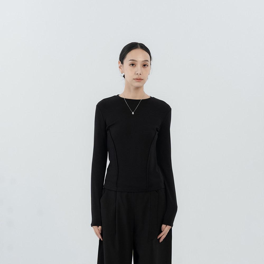 QUEENSHOP 2026秋冬蕾蒂女装素面腰剪接圆领合身上衣-黑01200094