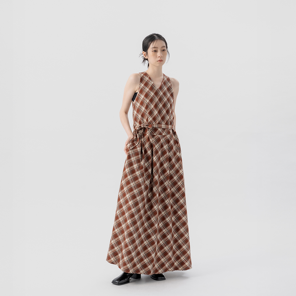 蕾蒂复古格纹V领无袖长连衣裙