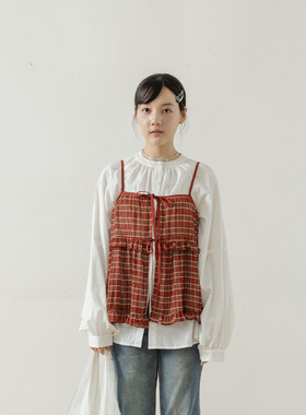 QUEENSHOP 2026春夏新品女装皱皱格纹绑带细肩罩衫背心01099632