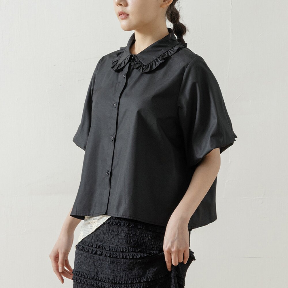 QUEENSHOP 2026春夏新品女装荷叶领五分袖宽版衬衫-黑01025748