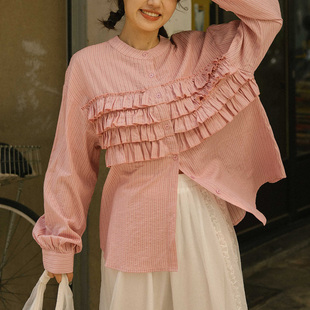 QUEENSHOP 2025秋冬新品女装多层荷叶设计条纹中山领衬衫01025635