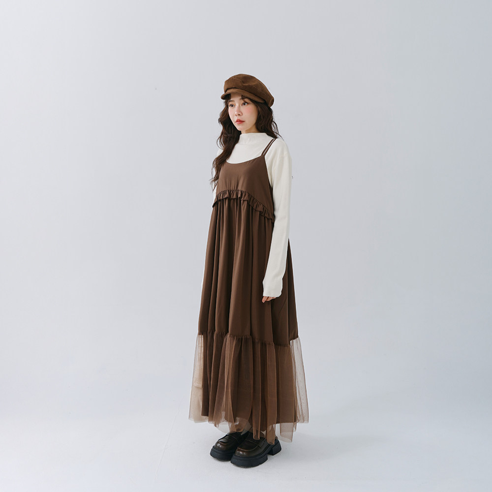 QUEENSHOP 2025秋冬新品女装荷叶透纱拼接绑带细肩连衣