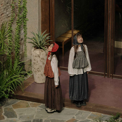 格纹花苞造型细肩罩衫背心