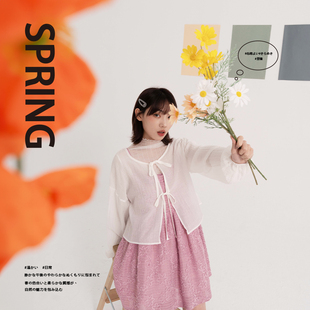 QUEENSHOP 2025春夏新品女装皱皱纹理双绑带透肤罩衫01098773