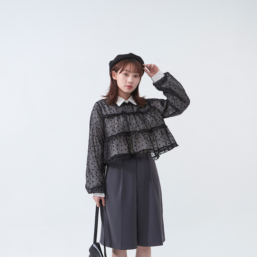 QUEENSHOP 2025秋冬新品女装立体爱心荷叶边透肤罩衫上