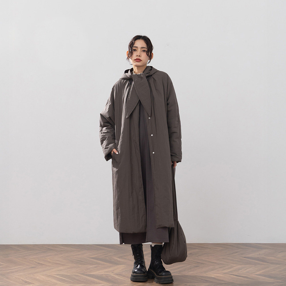 QUEENSHOP 2025秋冬新品女装铺棉外套附帽围半月包三件