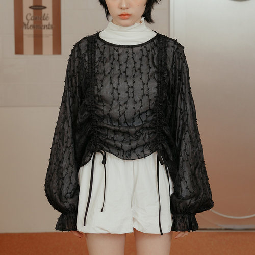 透肤纱线抽皱澎袖设计上衣