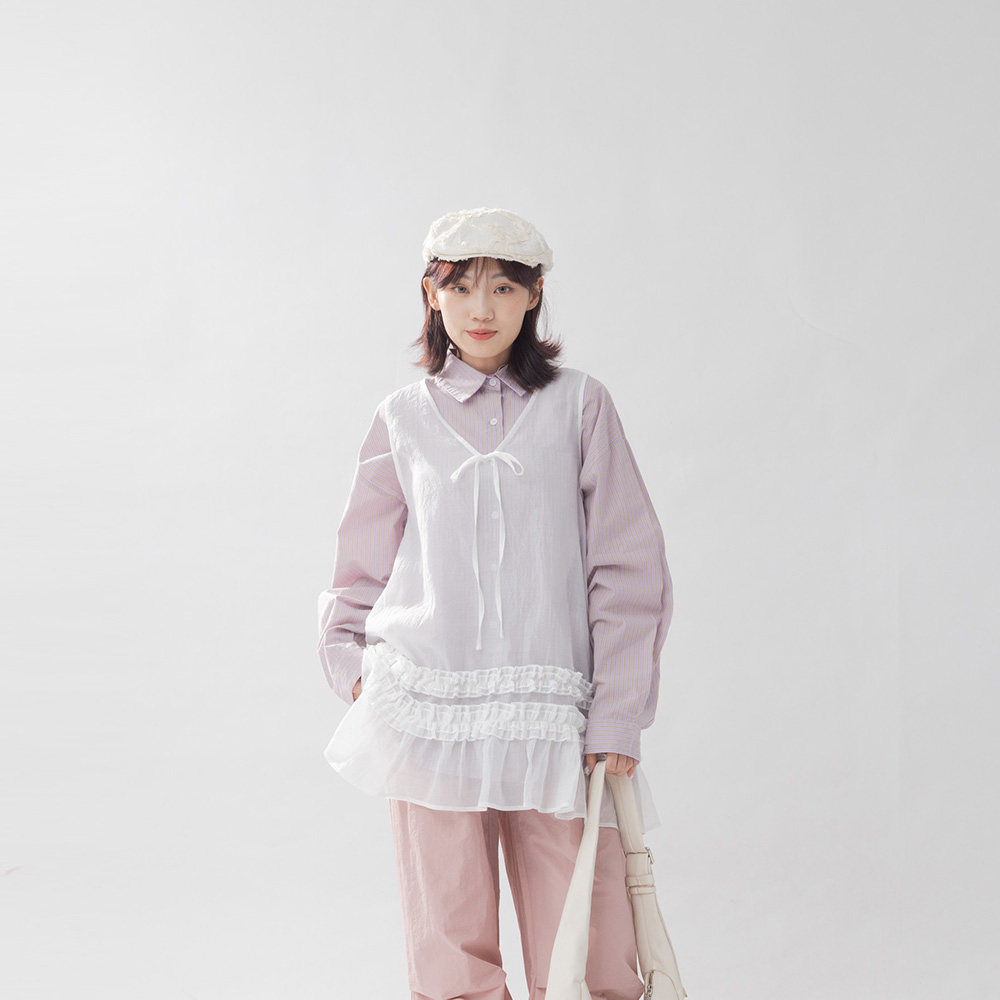 QUEENSHOP 2025秋冬新品女装V领下摆立体木耳边透肤背