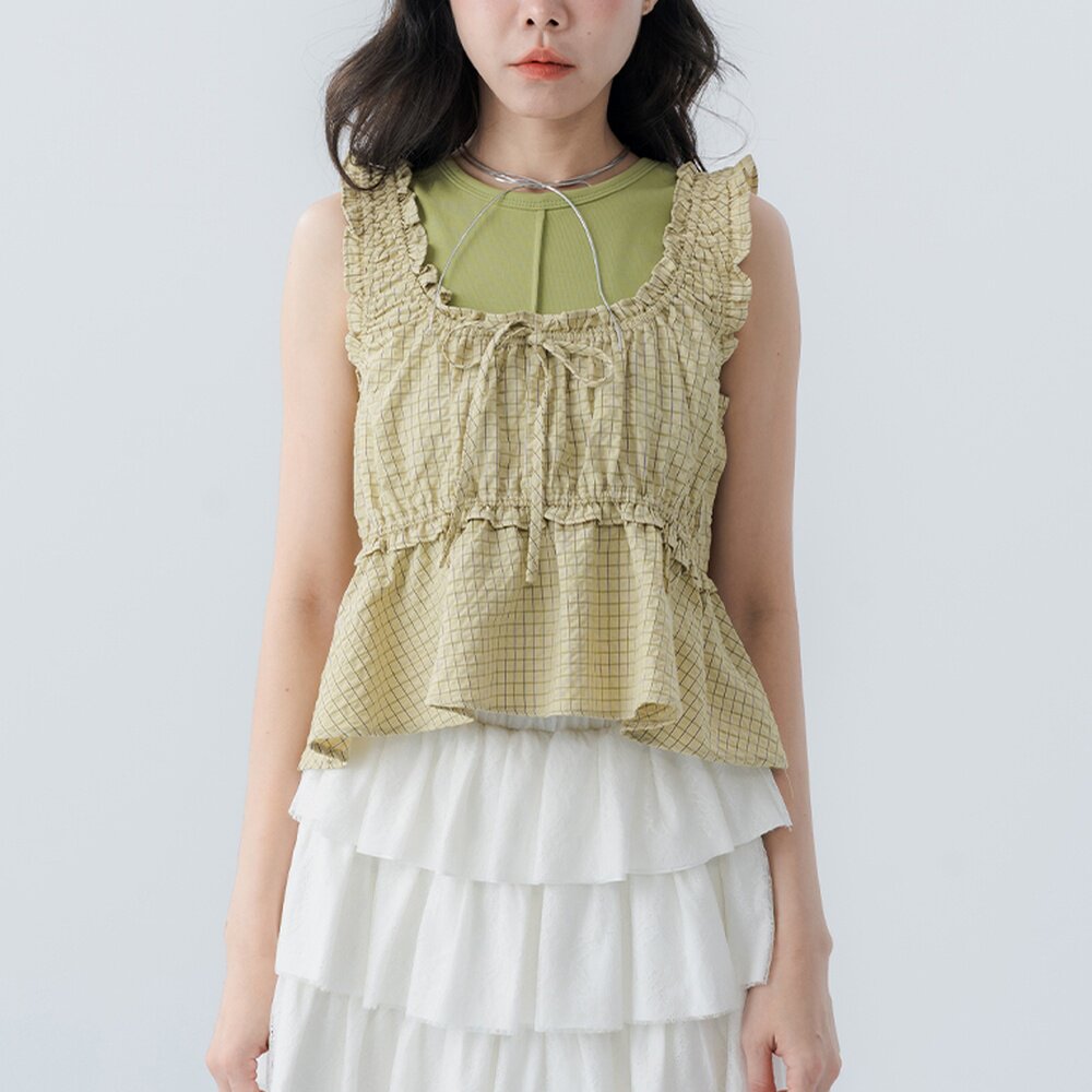QUEENSHOP 2026春夏新品女装格纹荷叶边绑带罩衫背心-绿01099802