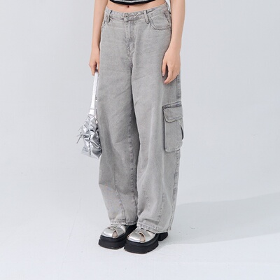 打褶大口袋茧型工装牛仔长裤