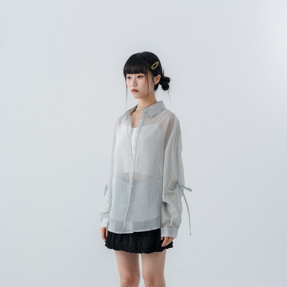 QUEENSHOP 2026春夏新品女GINNY联名条纹绑带透肤衬衫-绿01025846