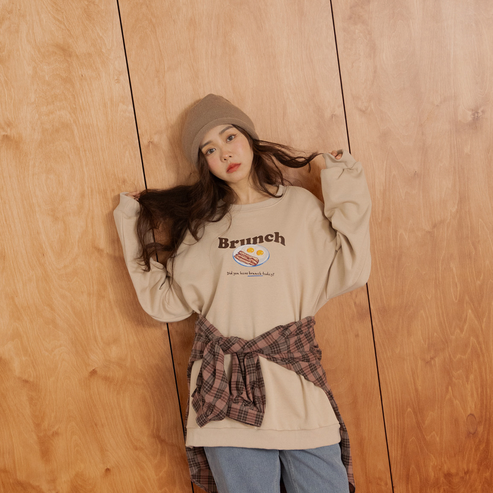 QUEENSHOP 2024秋冬新品女装BRUNCH早午餐盘印图宽版卫衣01110934