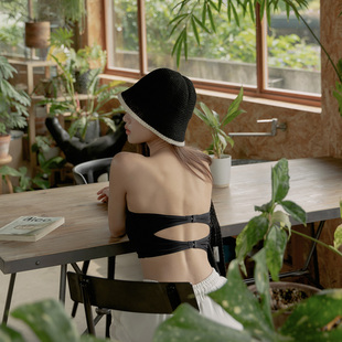 简约素面设计附Bra小可爱01041744 女装 QUEENSHOP 2025秋冬新品