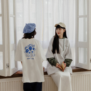 QUEENSHOP 精致刺繡后花花造型印圖T01039789 女裝 2025春夏新品