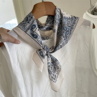 四季可用超好搭腰花方巾高级感装饰领巾春夏秋围巾柔软丝巾头巾女