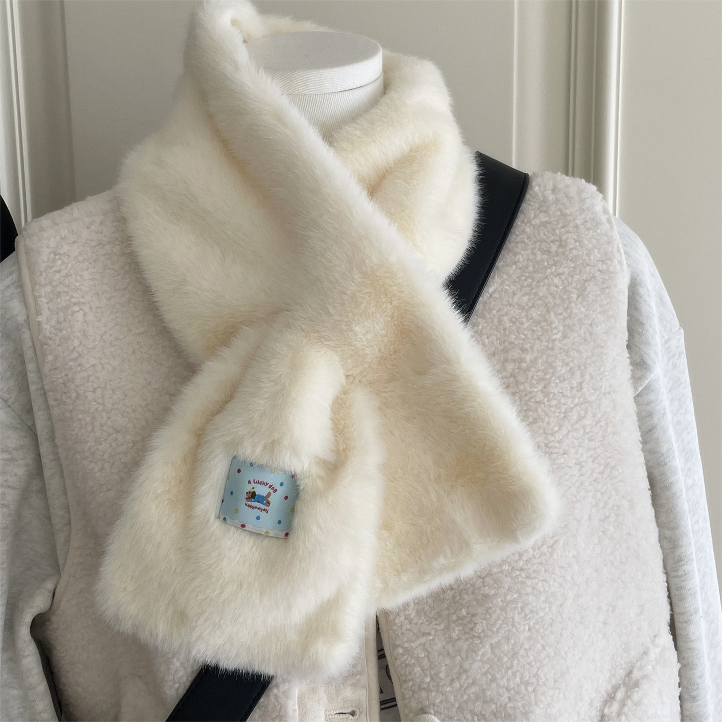 奶黄色柔软亲肤交叉毛绒环保皮草围脖纯色秋冬季保暖加厚围巾毛领,服饰配件/皮带/帽子/围巾,围巾/丝巾/披肩,淘宝优惠券,粉丝福利购,淘宝优惠卷