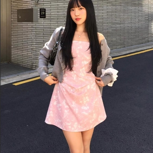 ADAUL迷你吊带修身连衣裙