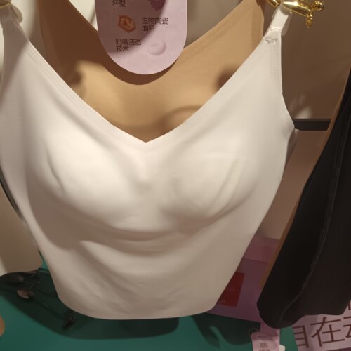 闺蜜一辈子G28V领慕斯蝴蝶蕾丝吊带美背背扣女士免穿文胸打底衫