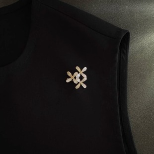 简约素雅白色滴油丁香花胸针气质时尚镀金花朵小别针防走光配饰女