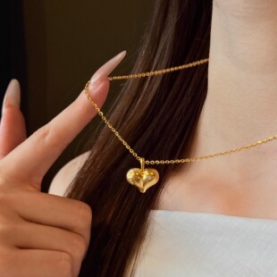 个性黄金屁桃爱心吊坠女生百搭街拍时尚足金AU999吊坠支持复检