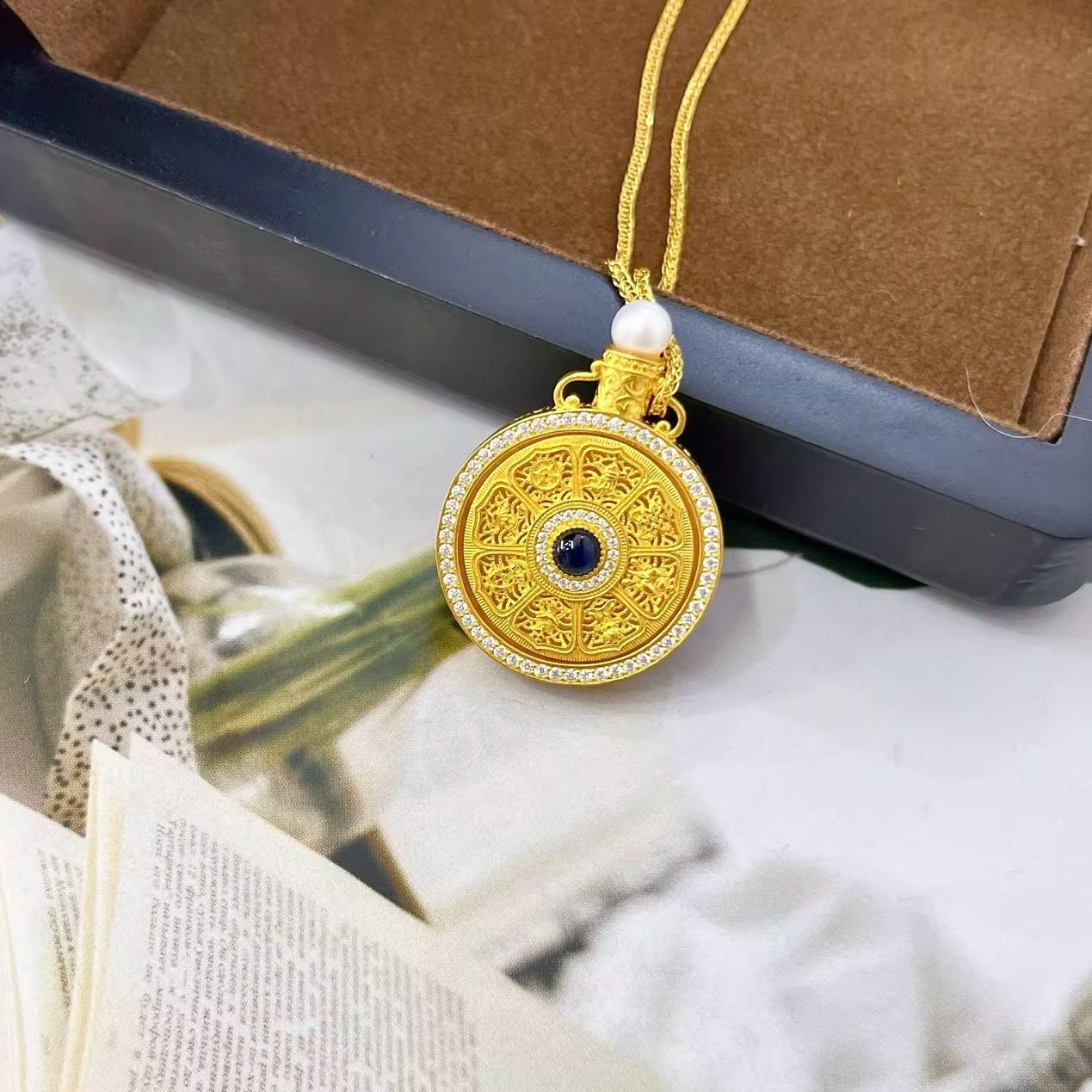 新款黄金八宝盘罗珍珠双耳个性吊坠足金999支持复检镶嵌款带证书