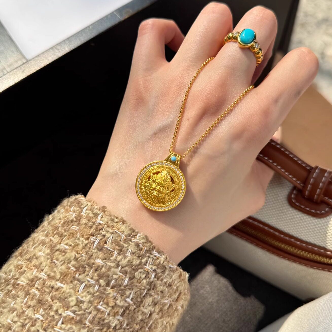 深圳黄金女吊坠黄财神足金999女士高级感礼物带证书礼盒支持复检