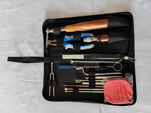 Инструменты для фортепиано и настройки устанавливают 18 штук u.