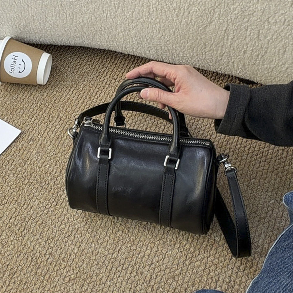 植鞣牛皮波士顿包女2026新款复古真皮手提包百搭单肩斜挎枕头女包